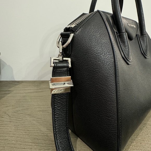 GIVENCHY Black Small Sugar Antigona Bag - Picture 13 of 14